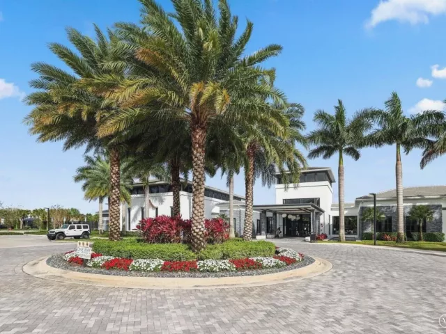 5-bedroom home for sale in Boca Raton - 17070 Rainbow Falls Trail - MondialRealty