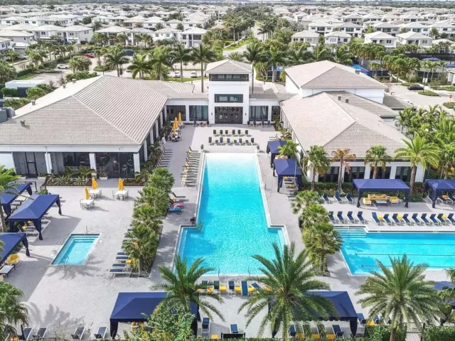 5-bedroom home for sale in Boca Raton - 17070 Rainbow Falls Trail - MondialRealty