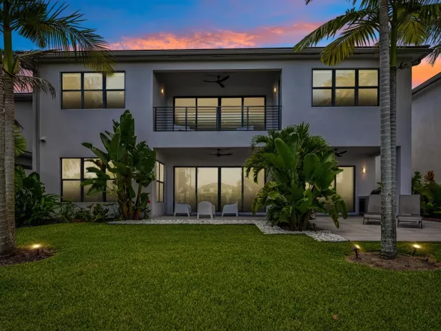 5-bedroom home for sale in Boca Raton - 17070 Rainbow Falls Trail - MondialRealty