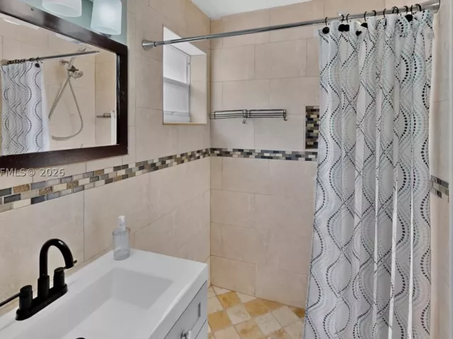 4-bedroom home for sale in Homestead - 26201 SW 125th Ave - MondialRealty