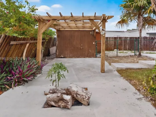 4-bedroom home for sale in Homestead - 26201 SW 125th Ave - MondialRealty