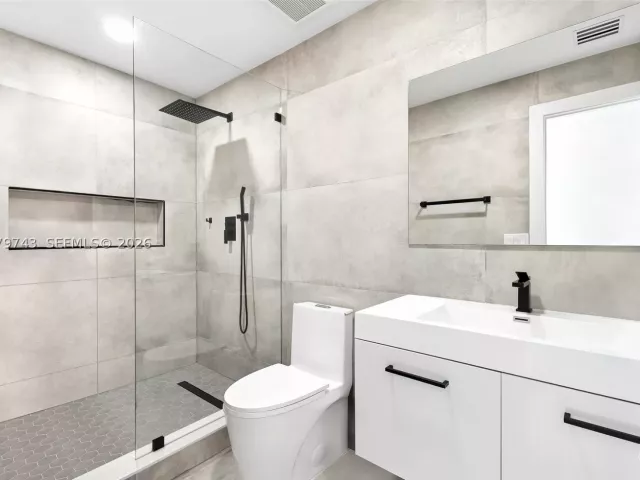 3-bedroom home for sale in Pembroke Pines - 620 NW 98th Ave - MondialRealty
