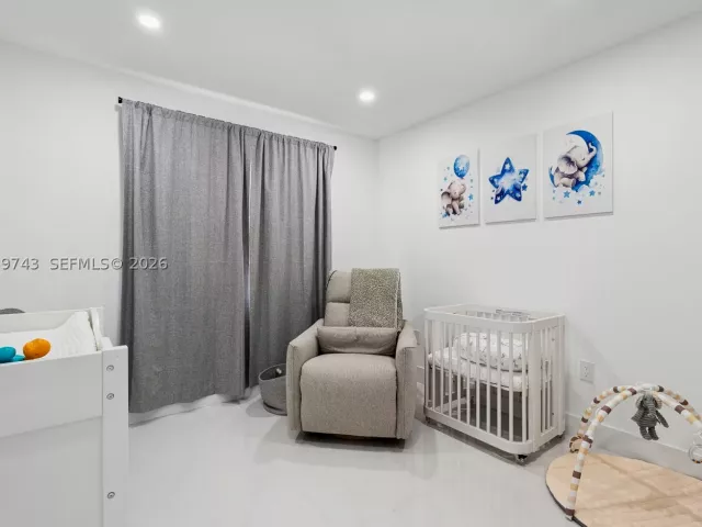 3-bedroom home for sale in Pembroke Pines - 620 NW 98th Ave - MondialRealty