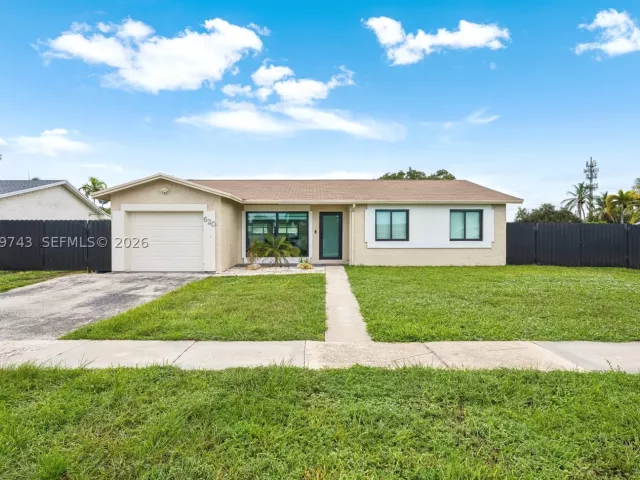 3-bedroom home for sale in Pembroke Pines - 620 NW 98th Ave - MondialRealty