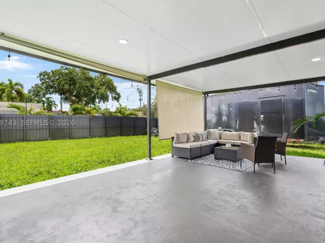 3-bedroom home for sale in Pembroke Pines - 620 NW 98th Ave - MondialRealty