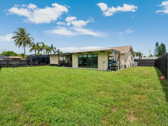 3-bedroom home for sale in Pembroke Pines - 620 NW 98th Ave - MondialRealty