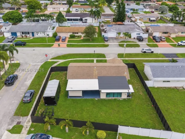 3-bedroom home for sale in Pembroke Pines - 620 NW 98th Ave - MondialRealty