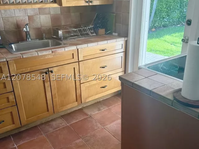 3-bedroom home for sale in North Miami Beach - 270 NE 169th St - MondialRealty