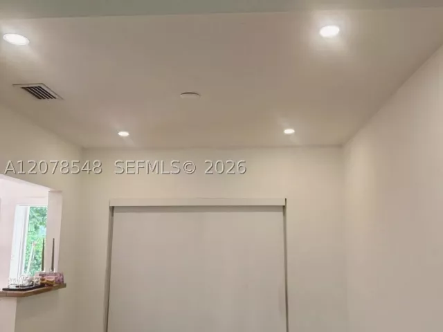 3-bedroom home for sale in North Miami Beach - 270 NE 169th St - MondialRealty