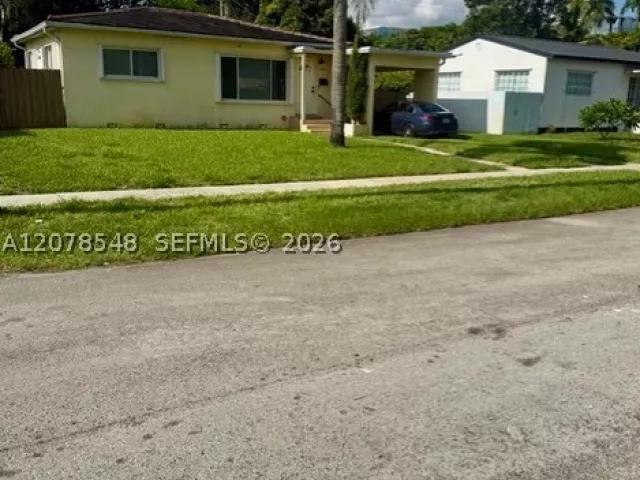 3-bedroom home for sale in North Miami Beach - 270 NE 169th St - MondialRealty