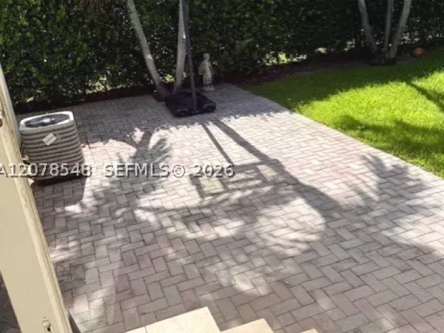 3-bedroom home for sale in North Miami Beach - 270 NE 169th St - MondialRealty
