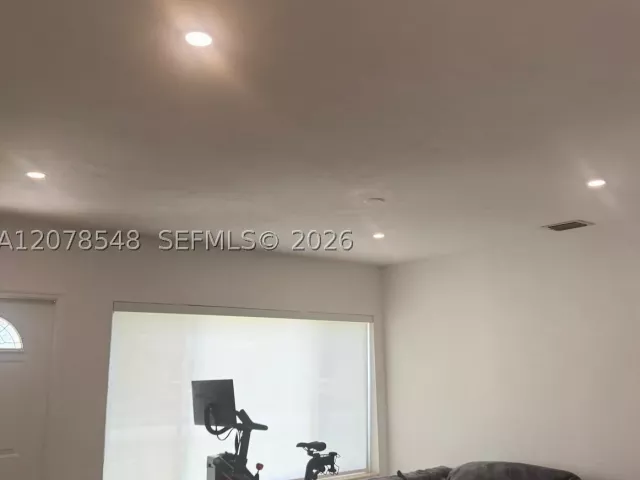 3-bedroom home for sale in North Miami Beach - 270 NE 169th St - MondialRealty