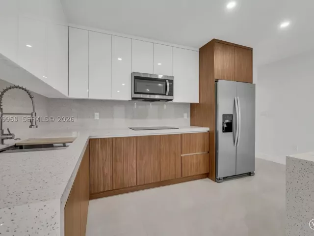 5-bedroom home for sale in Miami Gardens - 15770 NW 18th Pl - MondialRealty