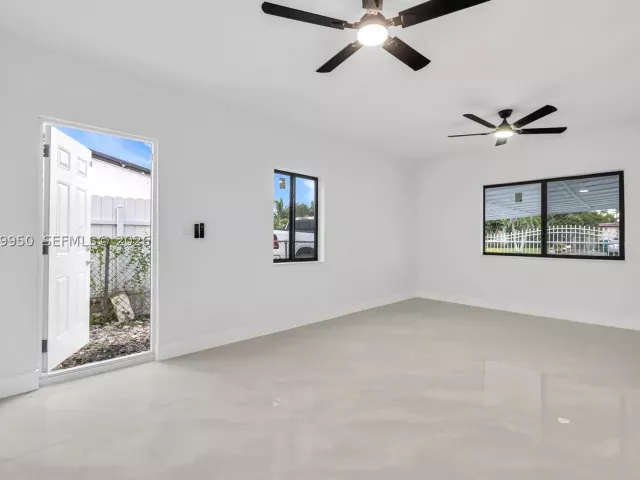 5-bedroom home for sale in Miami Gardens - 15770 NW 18th Pl - MondialRealty