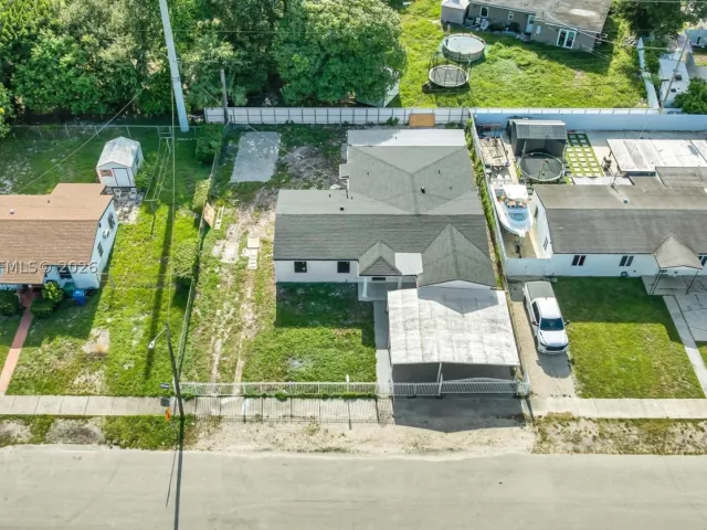 5-bedroom home for sale in Miami Gardens - 15770 NW 18th Pl - MondialRealty