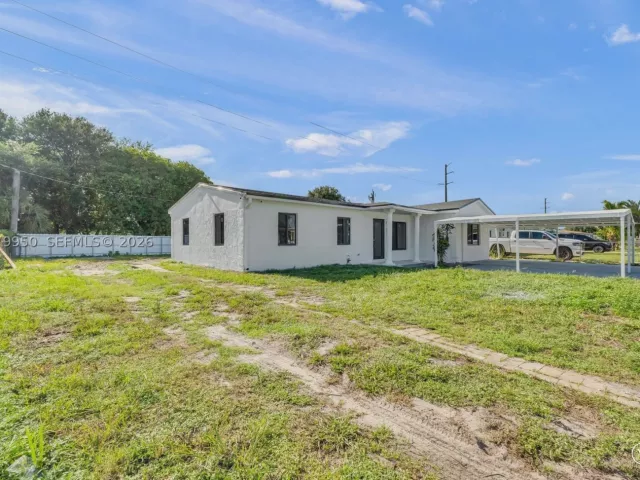 5-bedroom home for sale in Miami Gardens - 15770 NW 18th Pl - MondialRealty