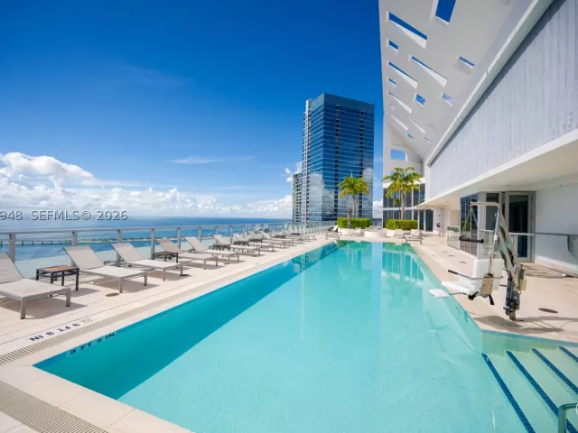 1-bedroom condo for sale in Miami - 1300 Brickell Bay Dr 710 - MondialRealty