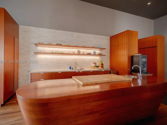 1-bedroom condo for sale in Miami - 1300 Brickell Bay Dr 710 - MondialRealty
