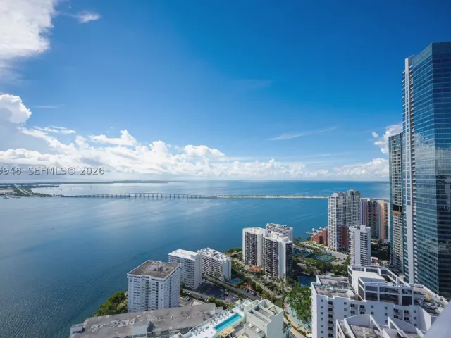 1-bedroom condo for sale in Miami - 1300 Brickell Bay Dr 710 - MondialRealty