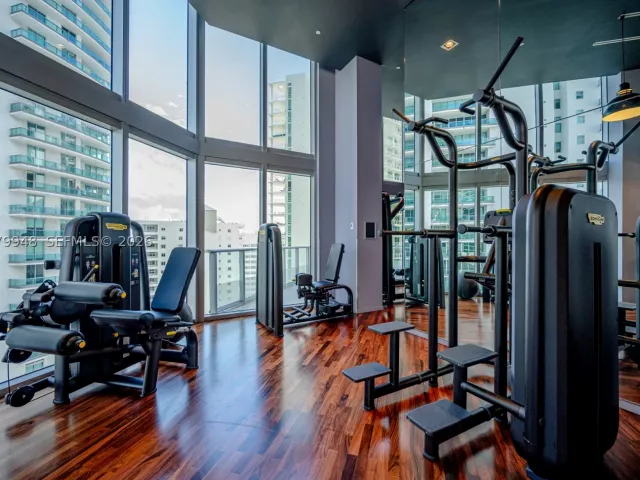 1-bedroom condo for sale in Miami - 1300 Brickell Bay Dr 710 - MondialRealty
