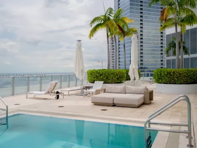 1-bedroom condo for sale in Miami - 1300 Brickell Bay Dr 710 - MondialRealty