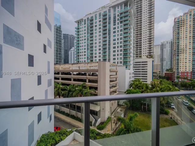 1-bedroom condo for sale in Miami - 1300 Brickell Bay Dr 710 - MondialRealty