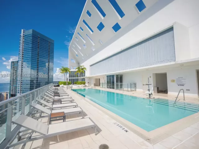 1-bedroom condo for sale in Miami - 1300 Brickell Bay Dr 710 - MondialRealty