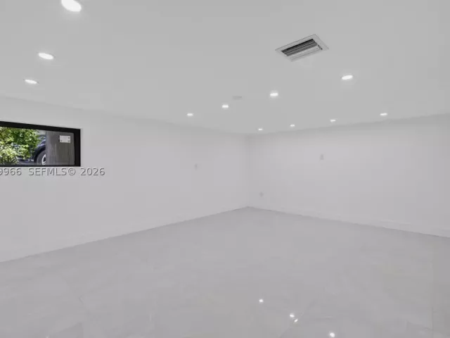 3-bedroom home for sale in Miami - 1200 NE 204th Ter - MondialRealty