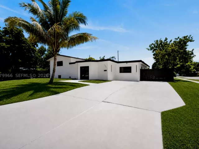 3-bedroom home for sale in Miami - 1200 NE 204th Ter - MondialRealty