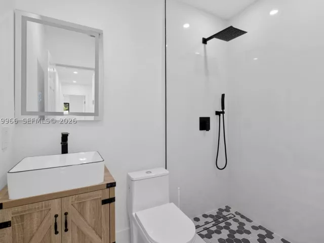 3-bedroom home for sale in Miami - 1200 NE 204th Ter - MondialRealty