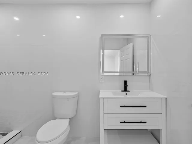 3-bedroom home for sale in Miami - 1200 NE 204th Ter - MondialRealty