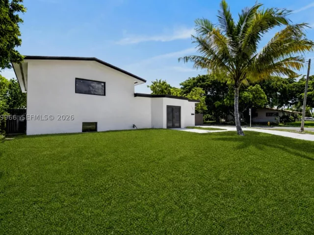 3-bedroom home for sale in Miami - 1200 NE 204th Ter - MondialRealty