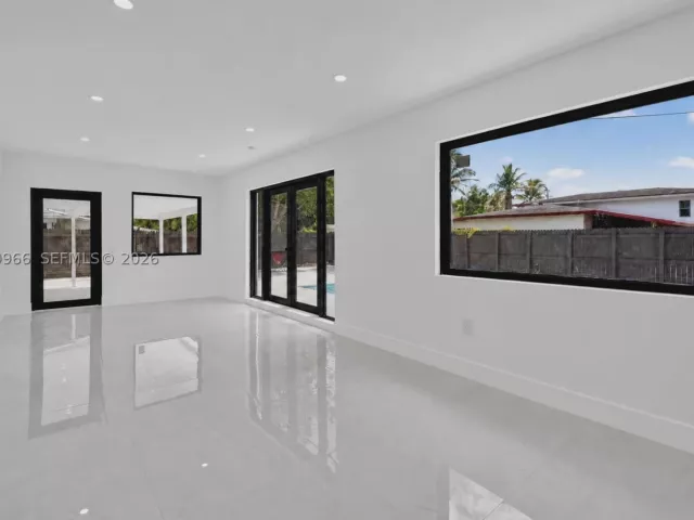 3-bedroom home for sale in Miami - 1200 NE 204th Ter - MondialRealty
