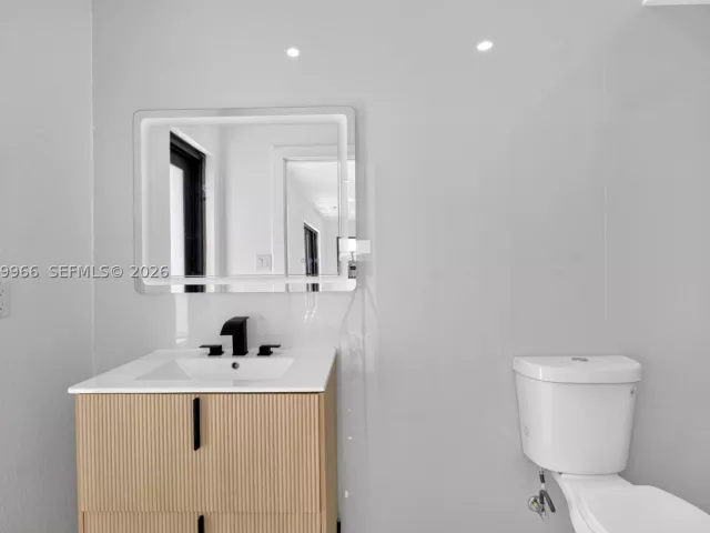 3-bedroom home for sale in Miami - 1200 NE 204th Ter - MondialRealty
