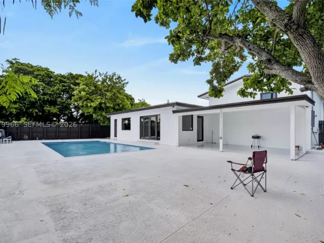 3-bedroom home for sale in Miami - 1200 NE 204th Ter - MondialRealty