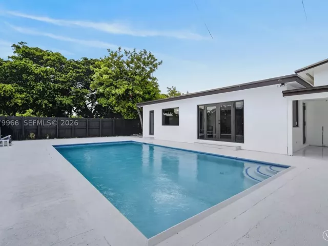 3-bedroom home for sale in Miami - 1200 NE 204th Ter - MondialRealty