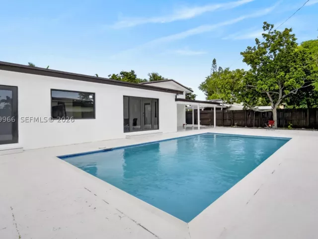 3-bedroom home for sale in Miami - 1200 NE 204th Ter - MondialRealty