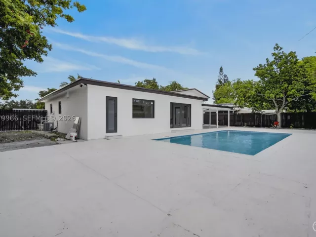 3-bedroom home for sale in Miami - 1200 NE 204th Ter - MondialRealty