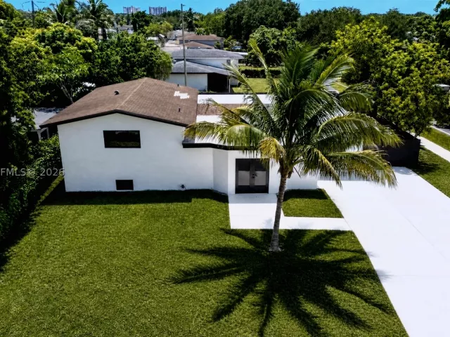 3-bedroom home for sale in Miami - 1200 NE 204th Ter - MondialRealty