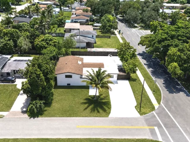 3-bedroom home for sale in Miami - 1200 NE 204th Ter - MondialRealty