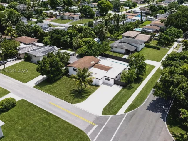 3-bedroom home for sale in Miami - 1200 NE 204th Ter - MondialRealty