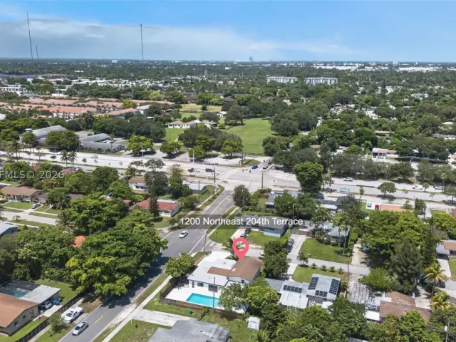 3-bedroom home for sale in Miami - 1200 NE 204th Ter - MondialRealty
