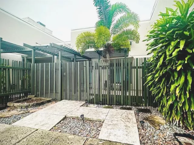 3-bedroom home for rent in Pembroke Pines - 11205 NW 15TH Street 11205 - MondialRealty