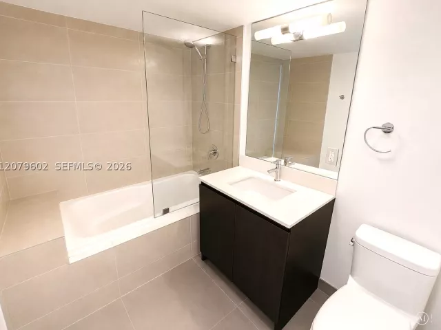 1-bedroom condo for rent in Miami Beach - 6620 Indian Creek Dr 418 - MondialRealty