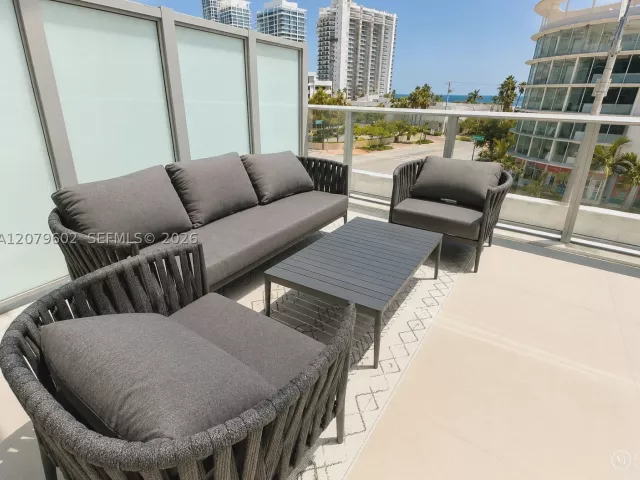 1-bedroom condo for rent in Miami Beach - 6620 Indian Creek Dr 418 - MondialRealty