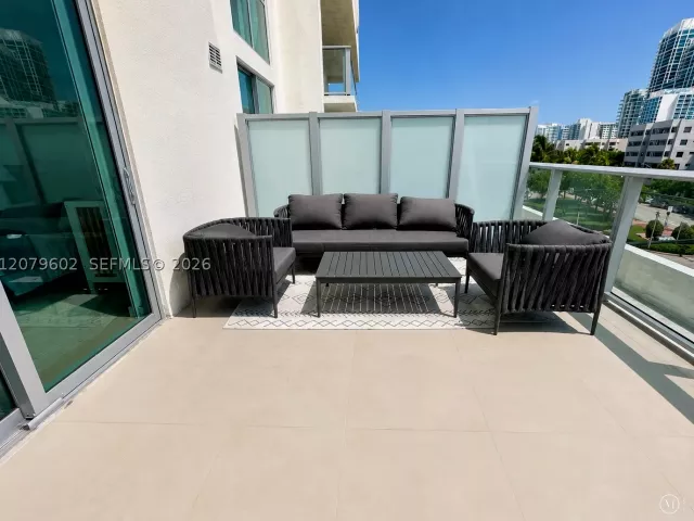1-bedroom condo for rent in Miami Beach - 6620 Indian Creek Dr 418 - MondialRealty
