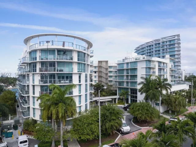 1-bedroom condo for rent in Miami Beach - 6620 Indian Creek Dr 418 - MondialRealty