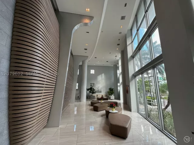 1-bedroom condo for rent in Miami Beach - 6620 Indian Creek Dr 418 - MondialRealty
