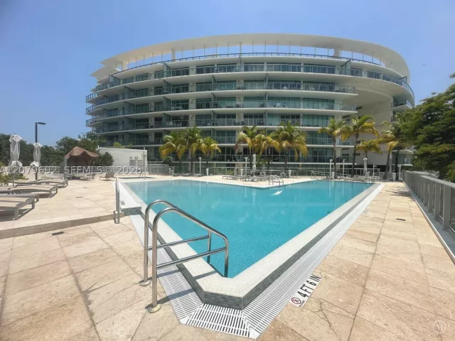 1-bedroom condo for rent in Miami Beach - 6620 Indian Creek Dr 418 - MondialRealty