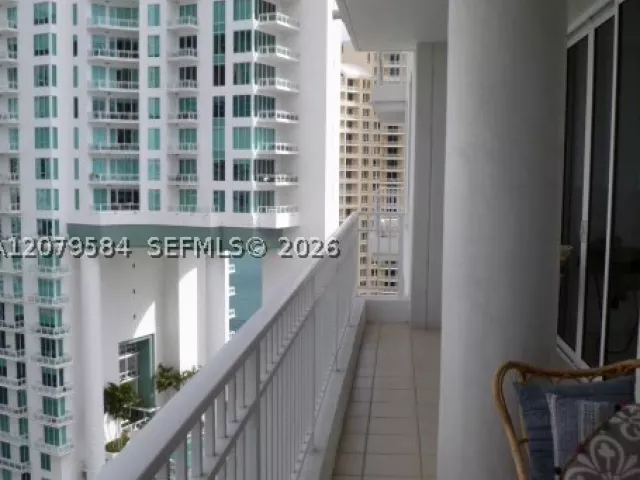 2-bedroom condo for rent in Miami - 801 Brickell Key Blvd 2110 - MondialRealty